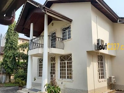 Duplex à louer à Bonapriso Douala