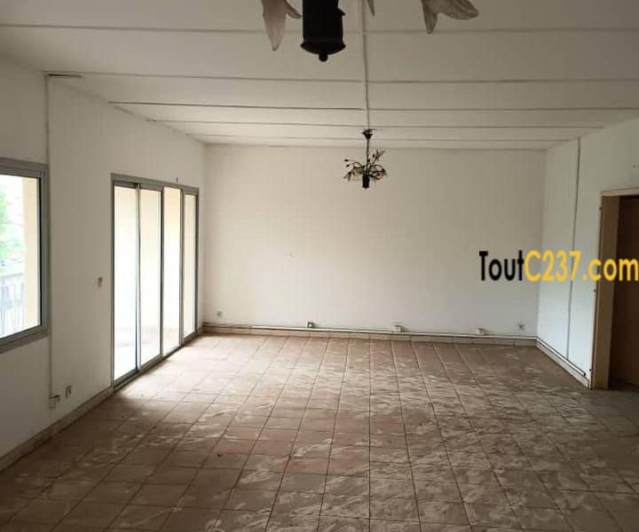 Maison duplex à louer à Bonapriso Douala